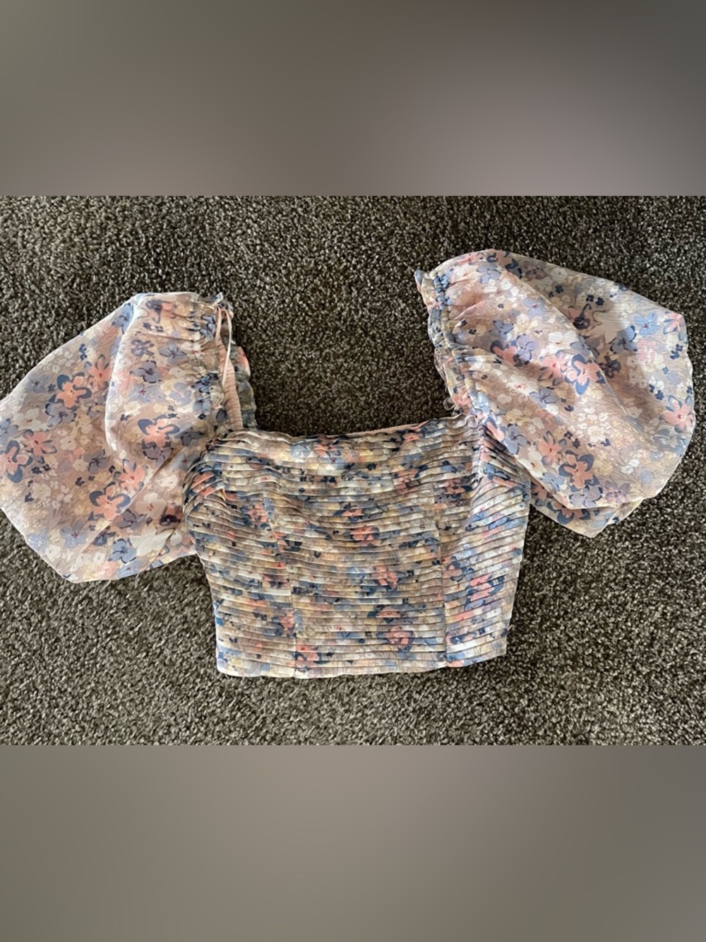 Astr Smocked Floral Puff-Sleeve Crop Top - Blue & Pink
